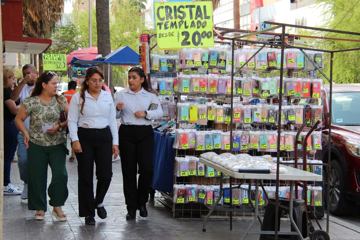 Amparos permiten a ambulantes seguir vendiendo en el centro de Torreón. (Verónica Rivara)