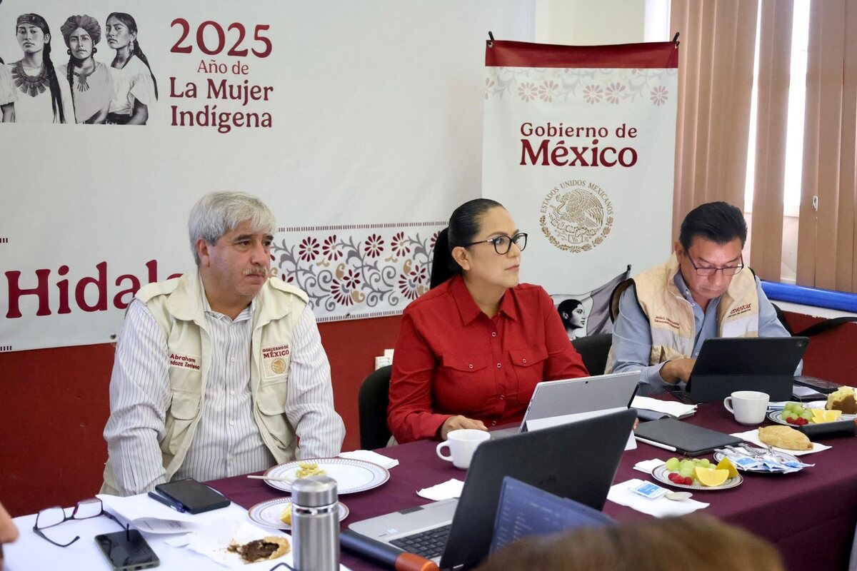 Ariadna Montiel supervisa en Pachuca el censo para damnificados por lluvias.