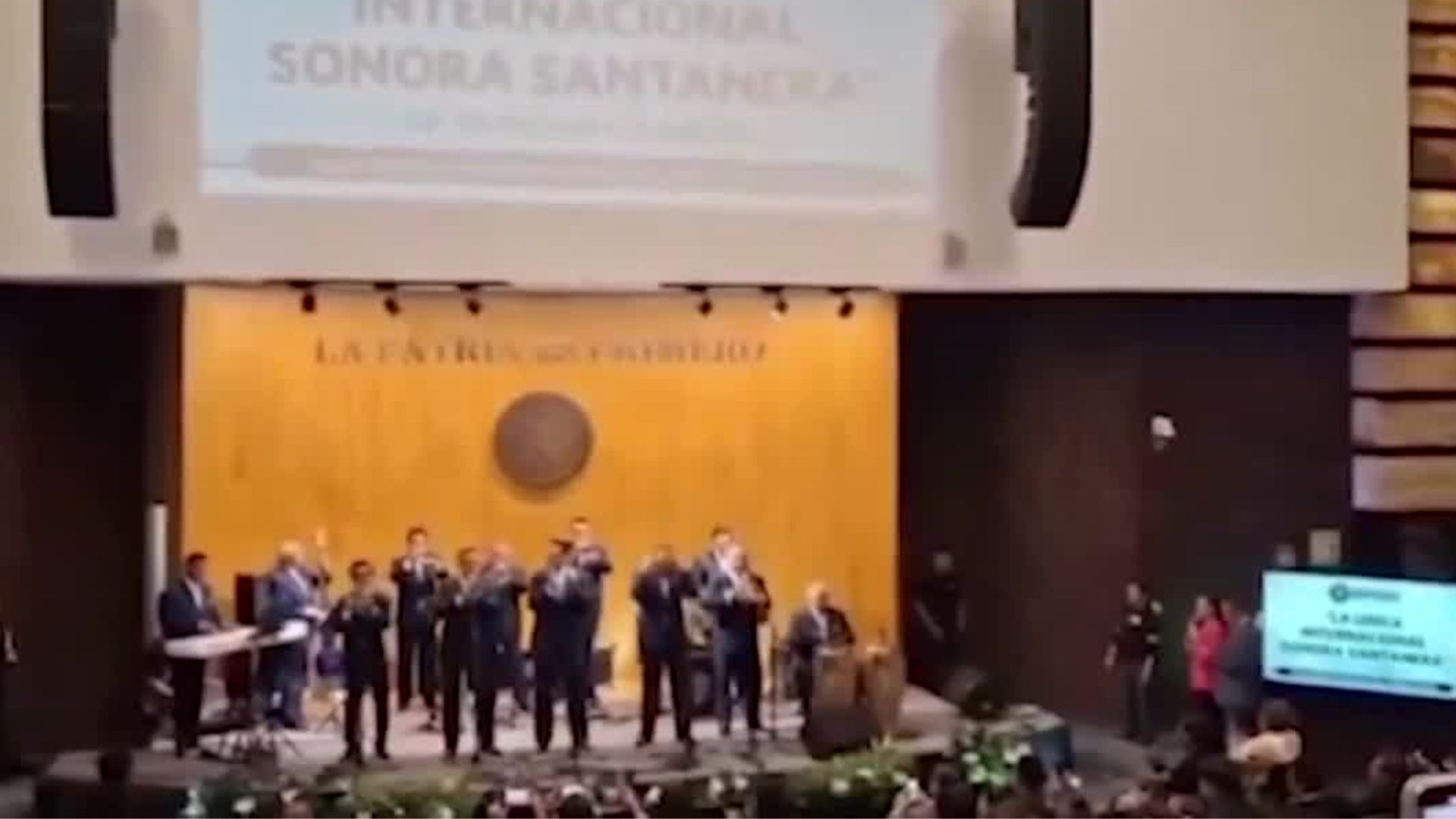 En la Cámara de Diputados, dan reconocimiento a la Sonora Santanera por sus 70 años de trayectoria