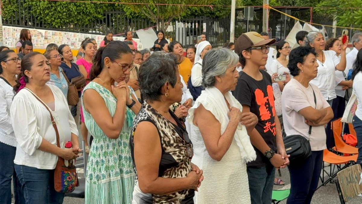 El colectivo Madres en Resistencia estuvo presente en la misa. | Jhonatan González