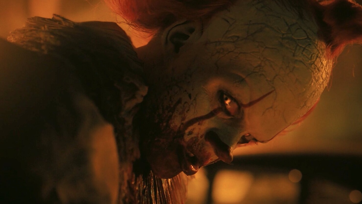 Pennywise, el payaso de la novela It, nació de los miedos de Stephen King y la figura real de John Wayne Gacy, consolidándose como un ícono.