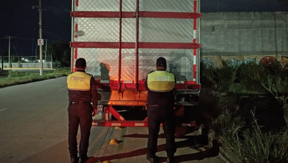 La Policía Estatal de Caminos (PEC) localizó el vehículo con mercancía en la comunidad Estrada.