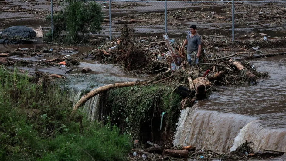 Puebla refuerza ayuda humanitaria en municipios dañados por las inundaciones