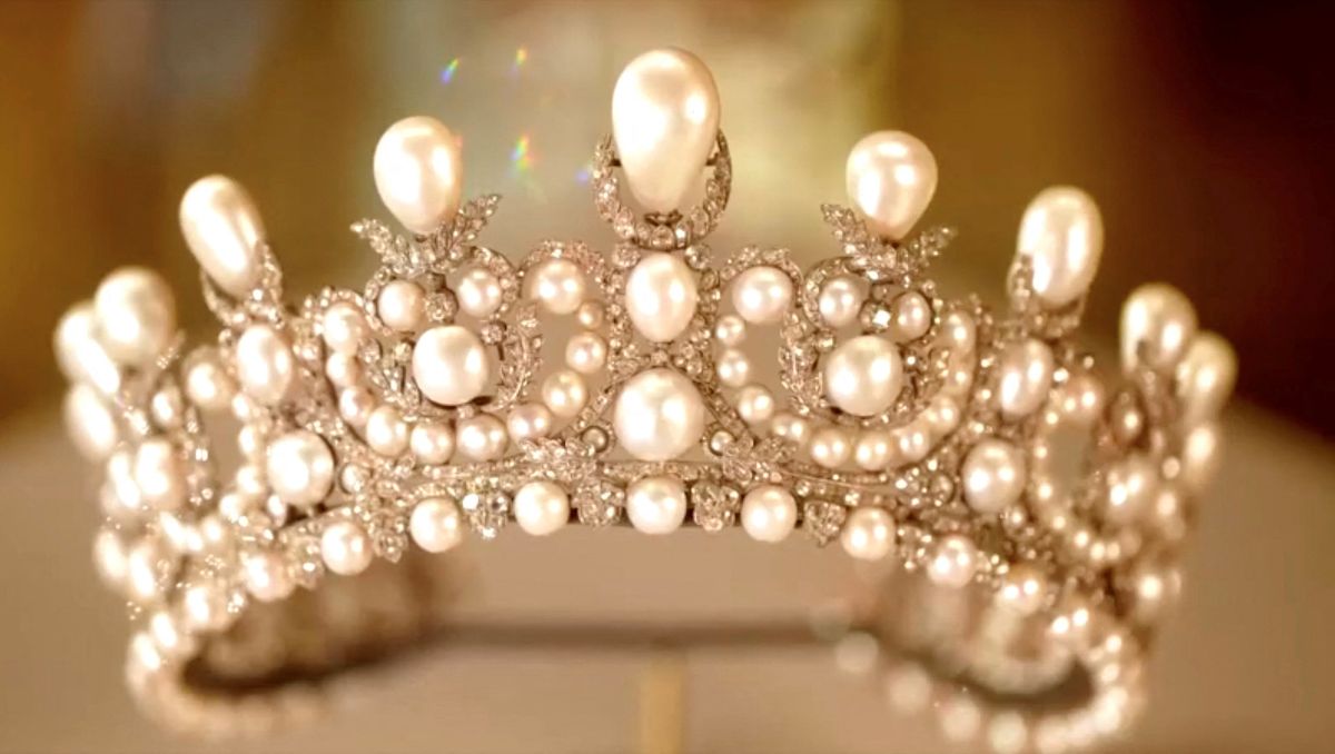 Una tiara usada por la emperatriz francesa Eugenia, que estaba entre los objetos robados por los ladrones | Reuters