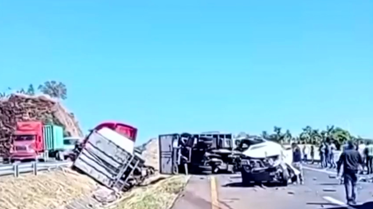 Choque múltiple en la autopista México-Guadalajara deja 7 muertos y 3 heridos