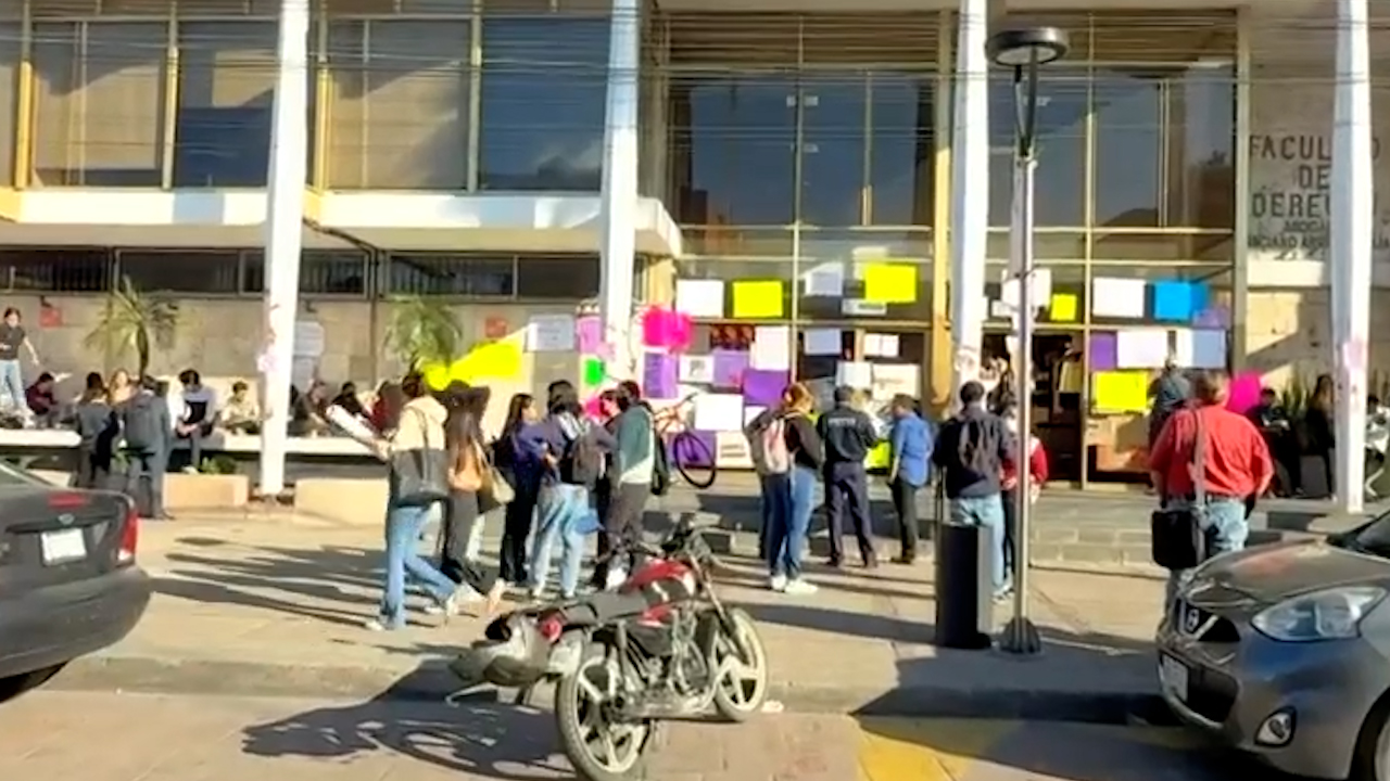 Exigen justicia por alumna violada en la UASLP y fin a encubrimientos