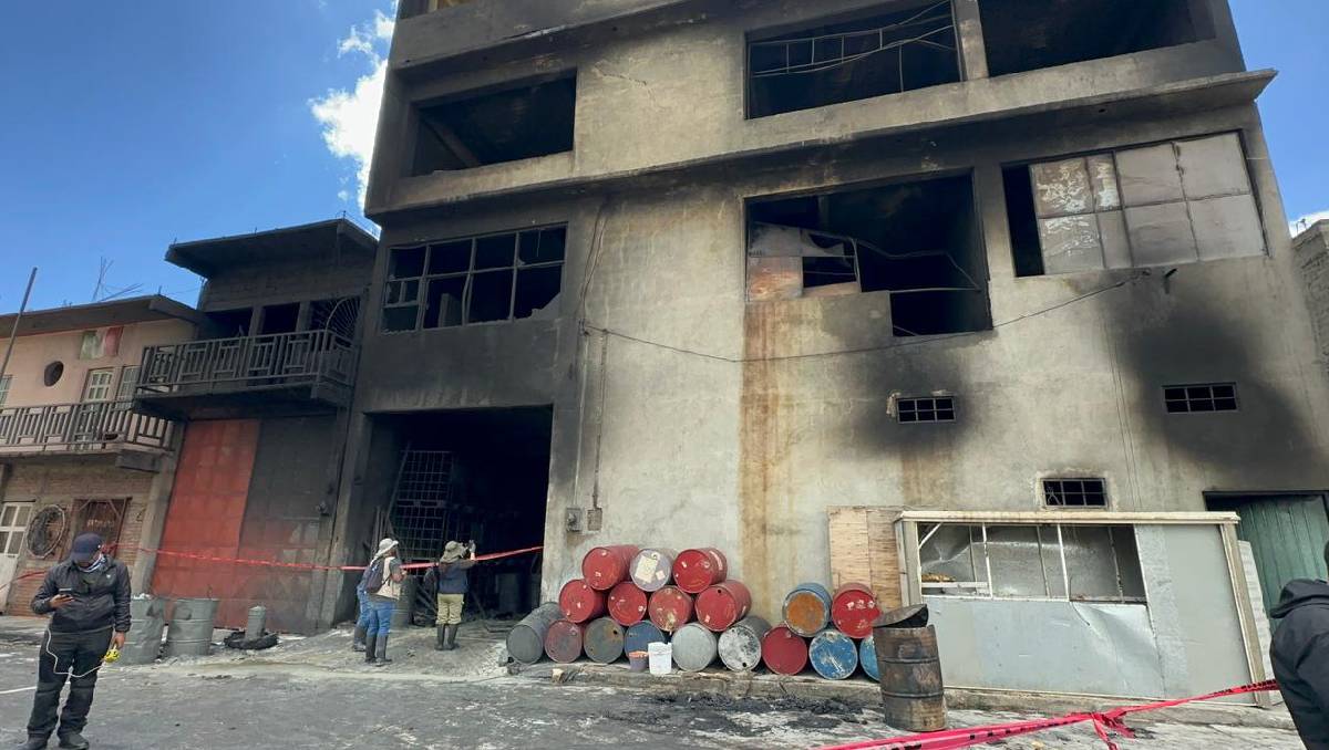Habitantes piden que se realice peritajes en los predios contiguos a la fábrica incendiada. Foto: (Juan Camacho)