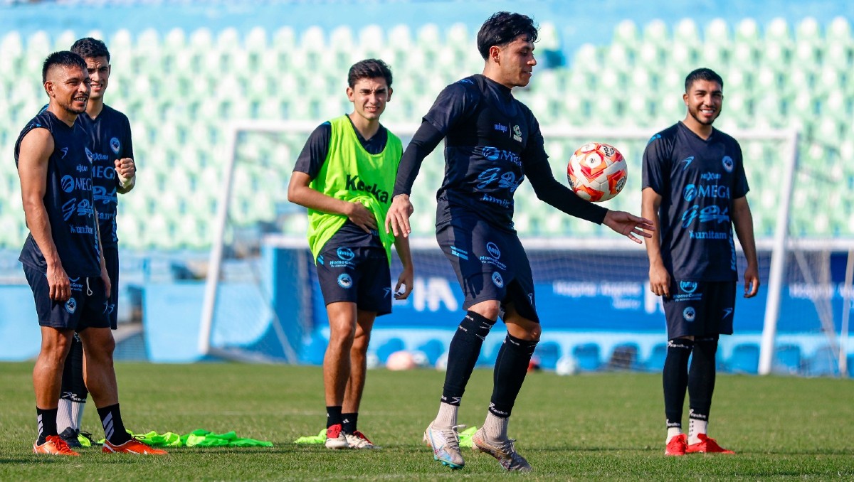 Jugadores de la Jaiba Brava tuvieron una última práctica antes de visitar a Venados de Mérida.