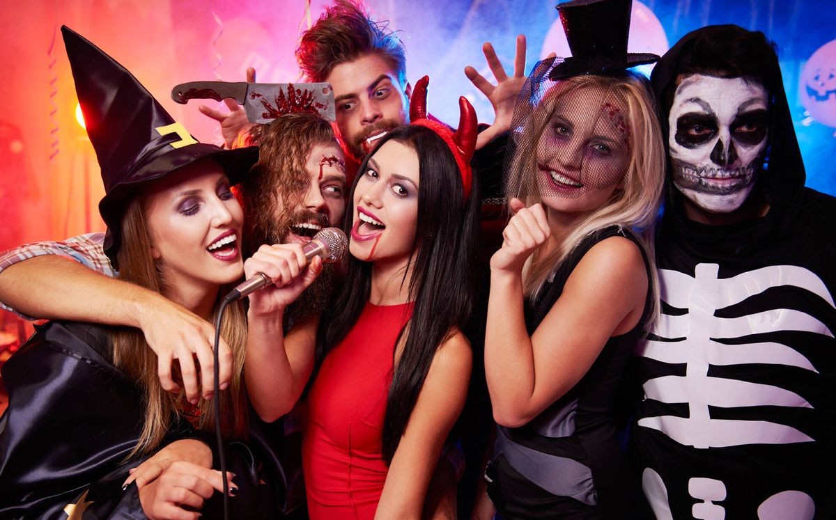 Entre música, comida, ventas de todo tipo, concursos Halloweenescos estará el sur de Tamaulipas. | Freepik