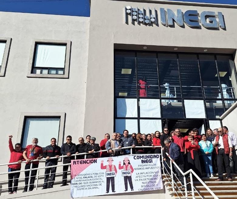 Trabajadores del INEGI en Hidalgo reclaman exclusión de aumento salarial. (Víctor Valera)