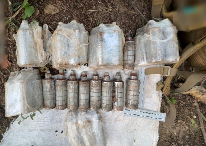 Aseguran granadas y equipo táctico en campamento clandestino en Mazatlán, Sinaloa. | Especial
