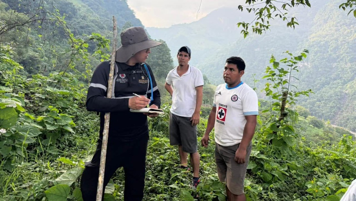 Autoridades de Hidalgo inspeccionan viviendas afectadas en Chapingo, Huehuetla