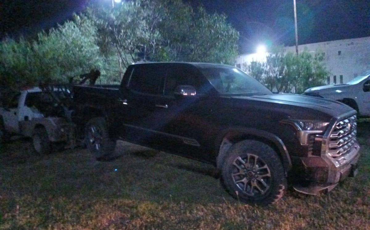 Camioneta Toyota Tundra abandonada. | SSPT