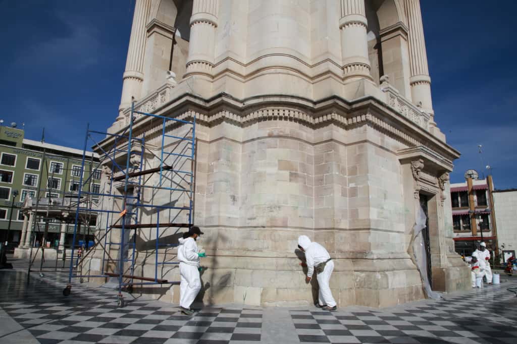 Trabajos de restauración del Reloj Monumental de Pachuca. (Maribel Calderón)
