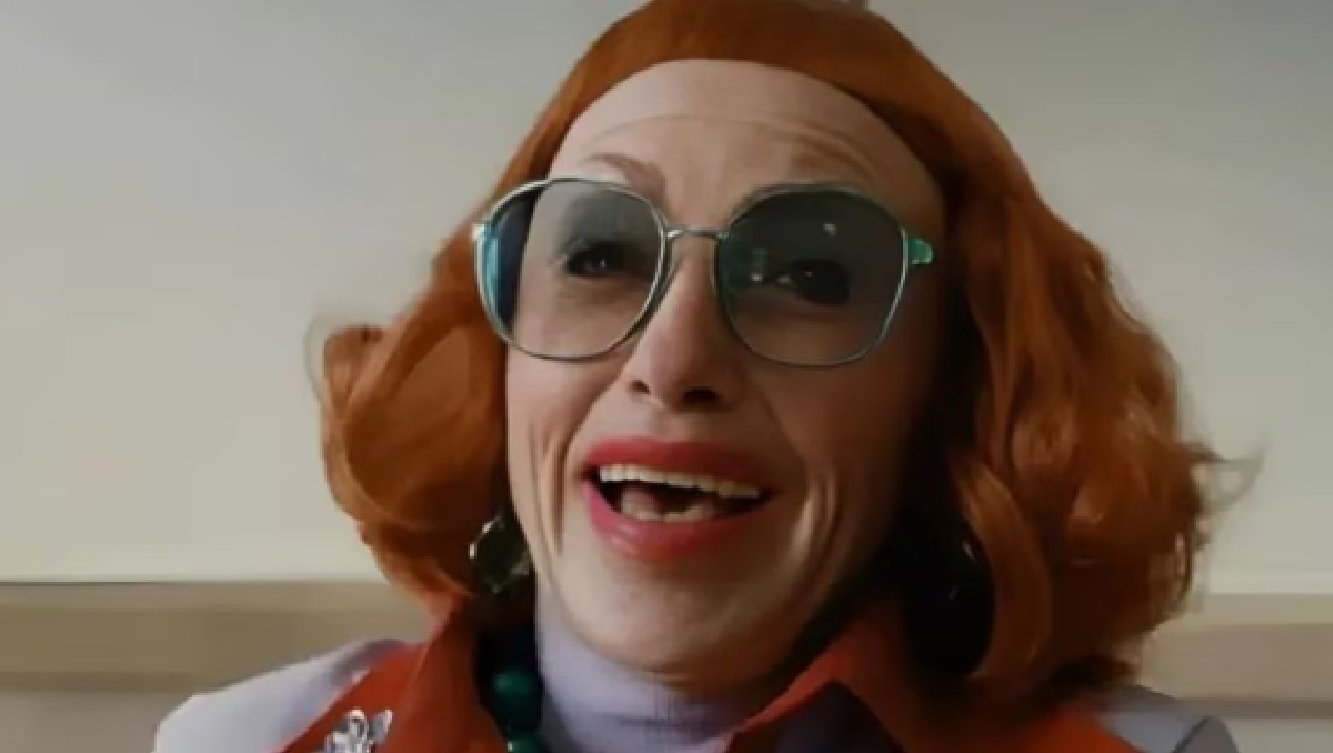 Una bruja que hipnotiza y roba niños: el disfraz perfecto para Halloween | Especial
