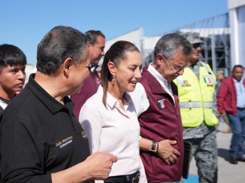 Claudia Sheinbaum, presidenta de México y Julio Menchaca, gobernador de Hidalgo. (Guadalupe Trejo)