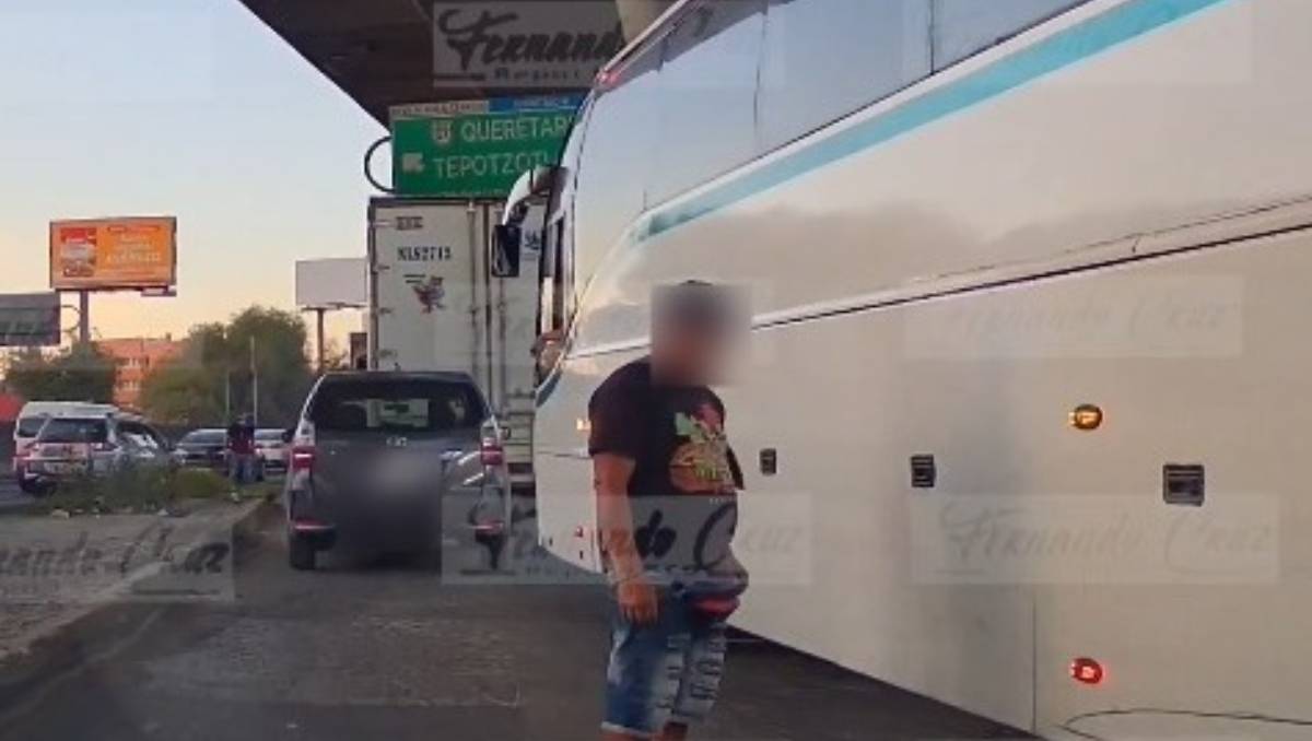 Cuando conductores se detienen, los sujetos se acercan a las ventanillas y les solicitan dinero. Especial