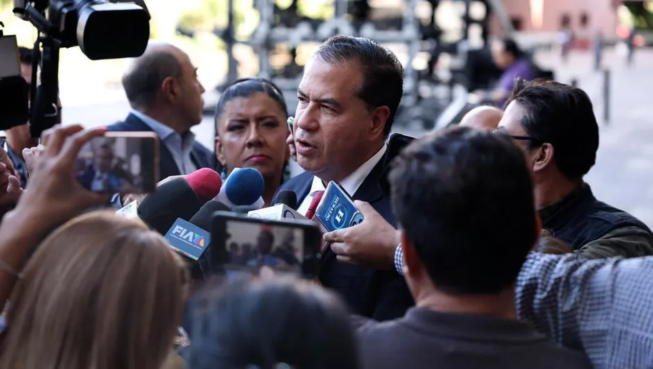 Diputados del PAN y PT se enfrentan a golpes en reunión con CFE