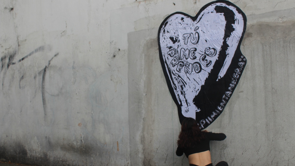 El corazón con la frase 'Tú me prendes', una de sus obras más populares |