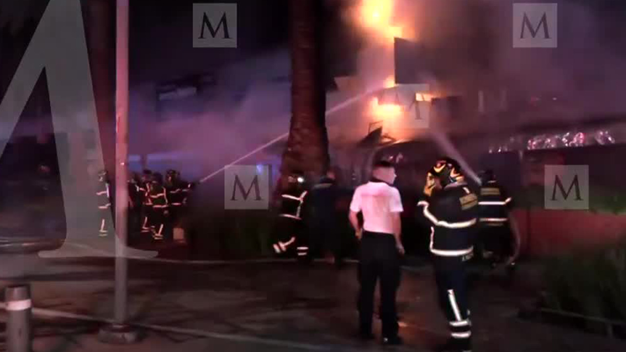 ÚLTIMA HORA: Se reporta el incendio de un restaurante cerca del Monumento a la Revolución