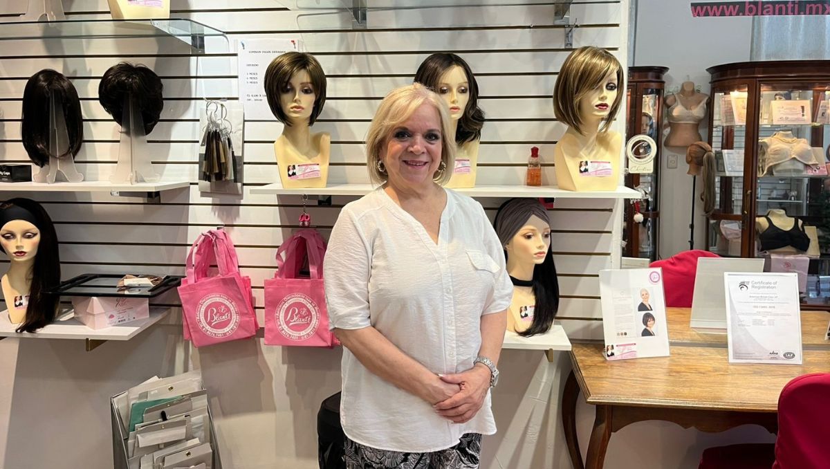 Laura Treviño vende y promueve productos especiales. Especial