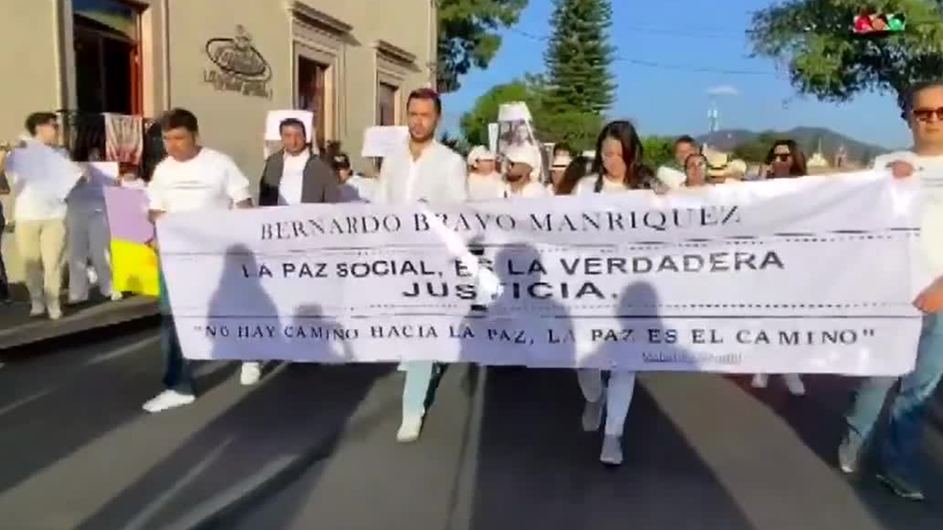 La magistrada encabeza la marcha por Bernardo Bravo, donde exigen justicia
