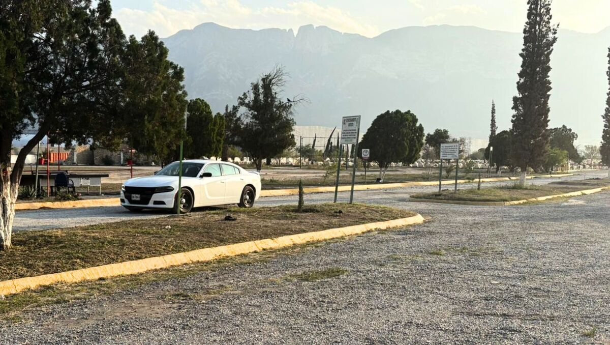 En el panteón se registra movilización policiaca tras los hechos. | Especial