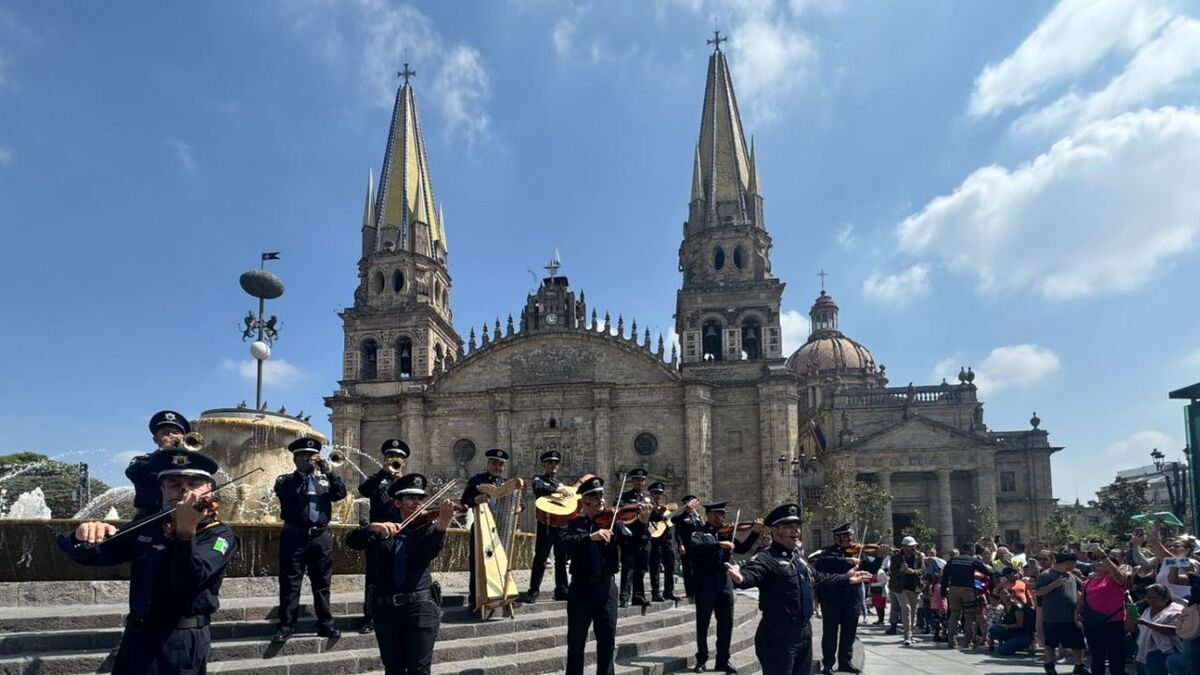 Policía de Guadalajara se disfraza (Cortesía)