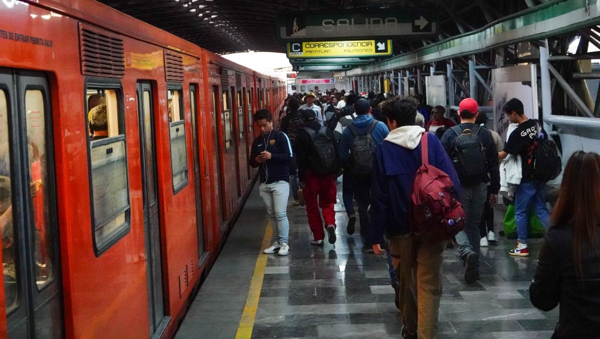 Vista de la estación San Lázaro de la Línea B, que corre de Buenavista a Ciudad Azteca | Cuartoscuro