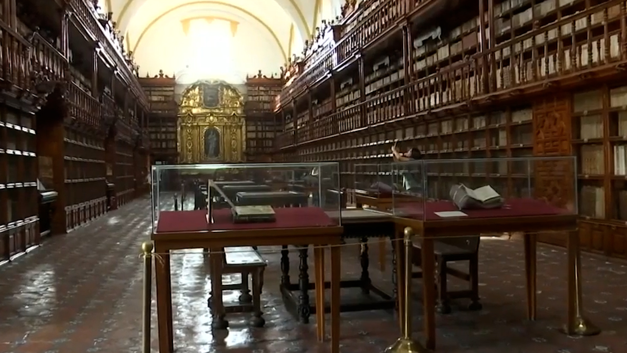 Biblioteca Palafoxiana en Puebla resguarda auténticas joyas de papel