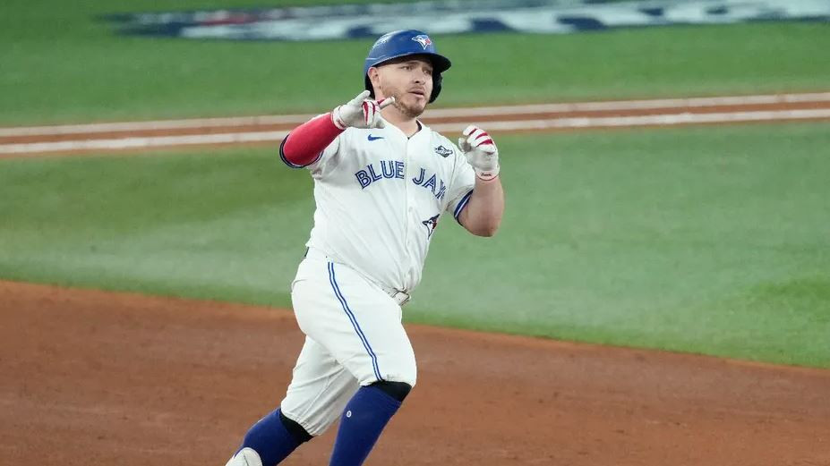 Blue Jays aplastan a Dodgers con jonrón histórico de Kirk