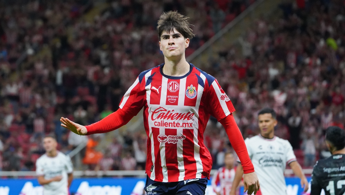 Chivas golea al Atlas en el Clásico Tapatío con Armando González en modo 'ultra instinto' (Imago7)