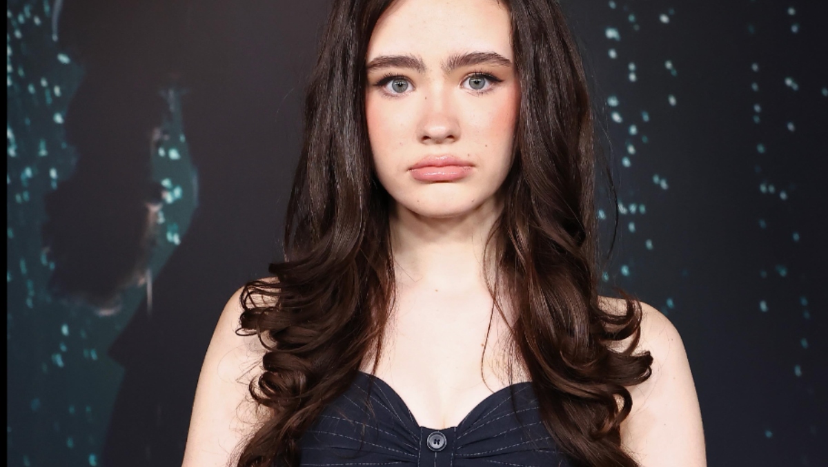 Clara Stack como Lily: La joven actriz de 15 años da vida a Lily, la valiente protagonista que lidera al nuevo grupo de jóvenes en Derry.