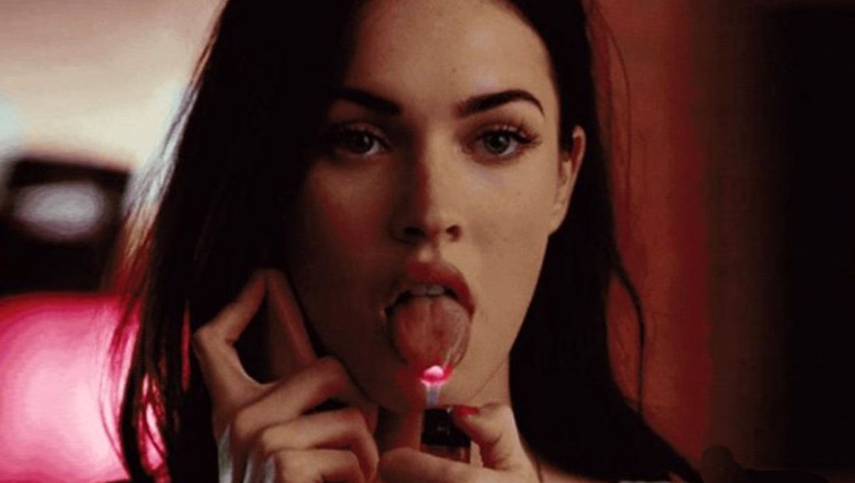 Megan Fox como Jennifer Check en Diabólica Tentación, la película de culto que finalmente tendrá una secuela.