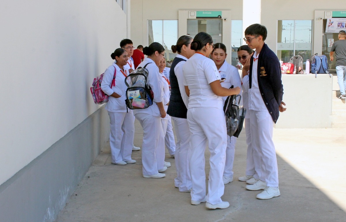 Cada tres meses se monitorea la condición física y mental de los residentes de las diferentes especialidades médicas. | Especial