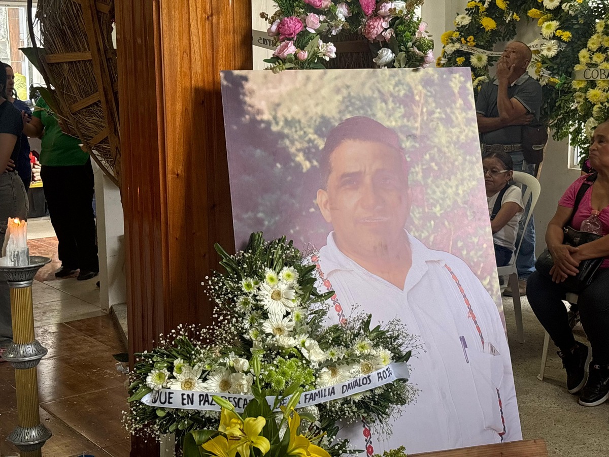 Pisaflores cancela actividades por Xantolo tras muerte del presidente municipal. (Wendy Salazar)