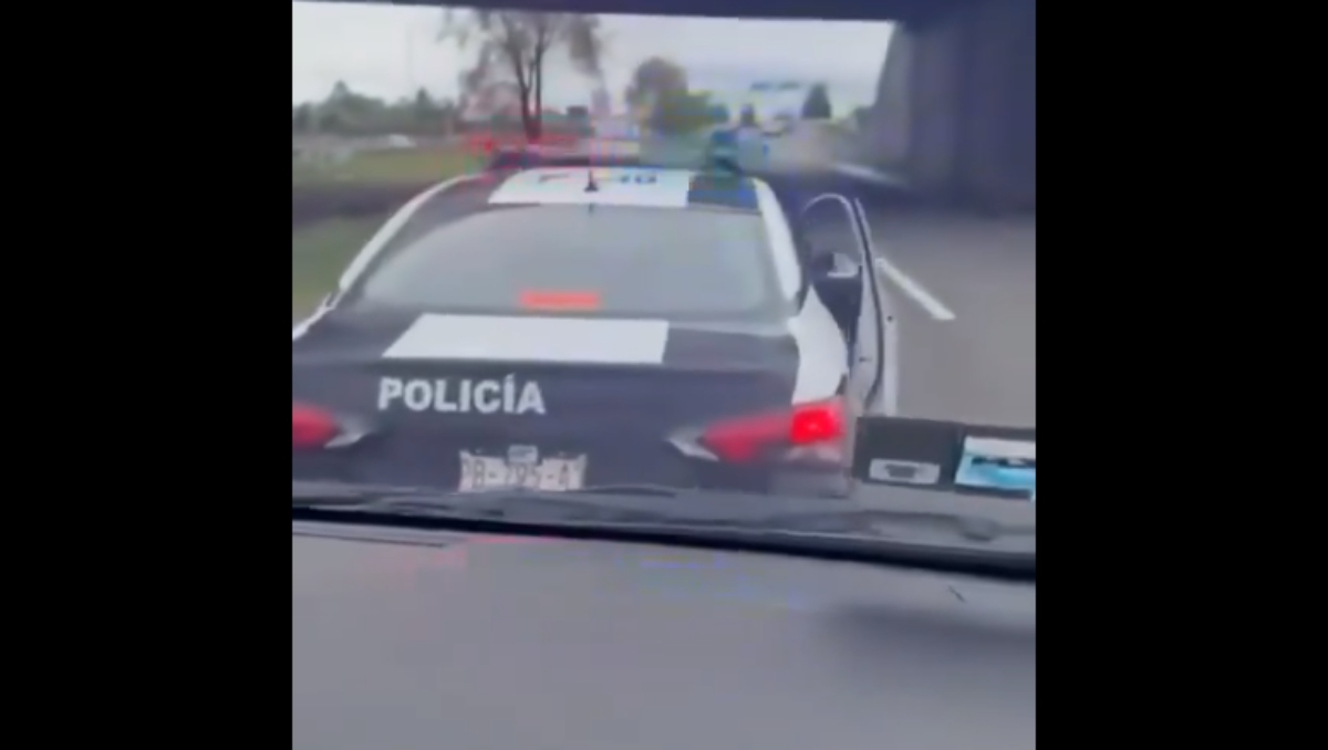 Suspenden a agentes de tránsito tras intimidar a conductor en Puebla | Especial