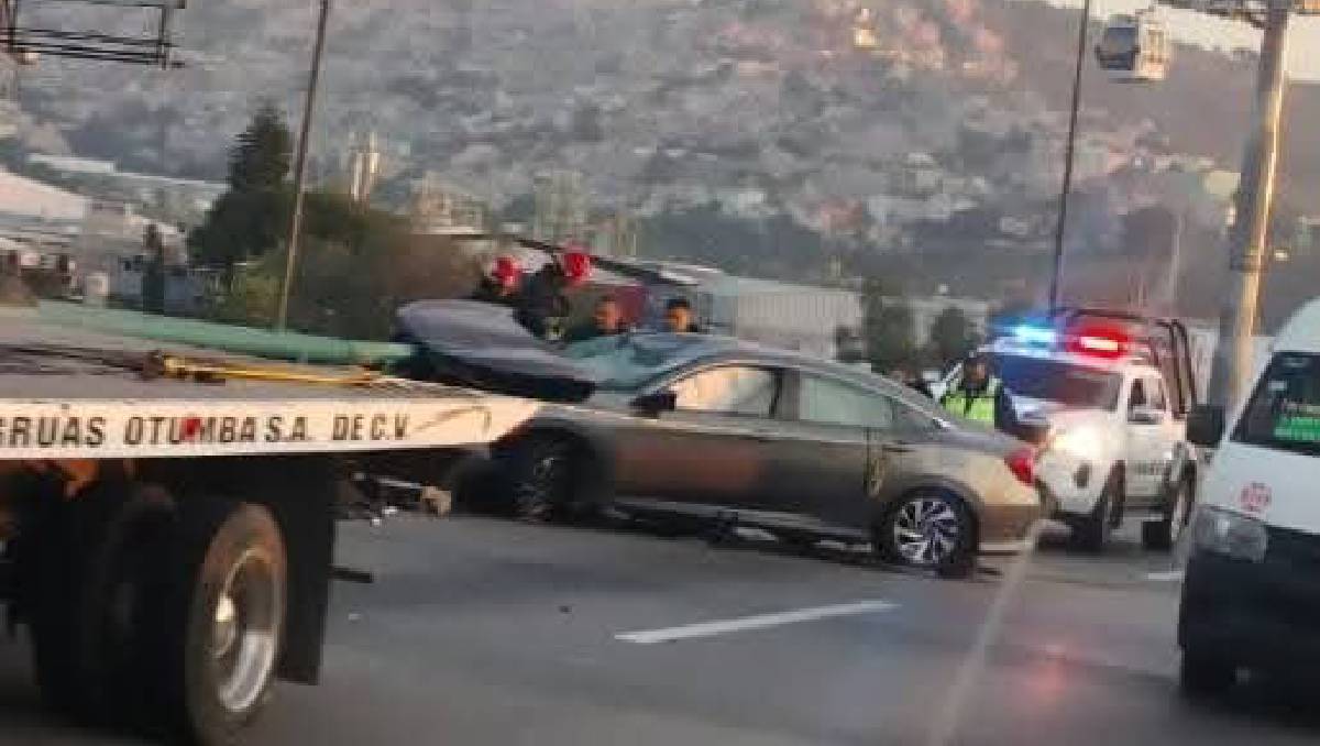 El accidente provocó durante la mañana el cierre de la México-Pachuca. Foto: (Especial)