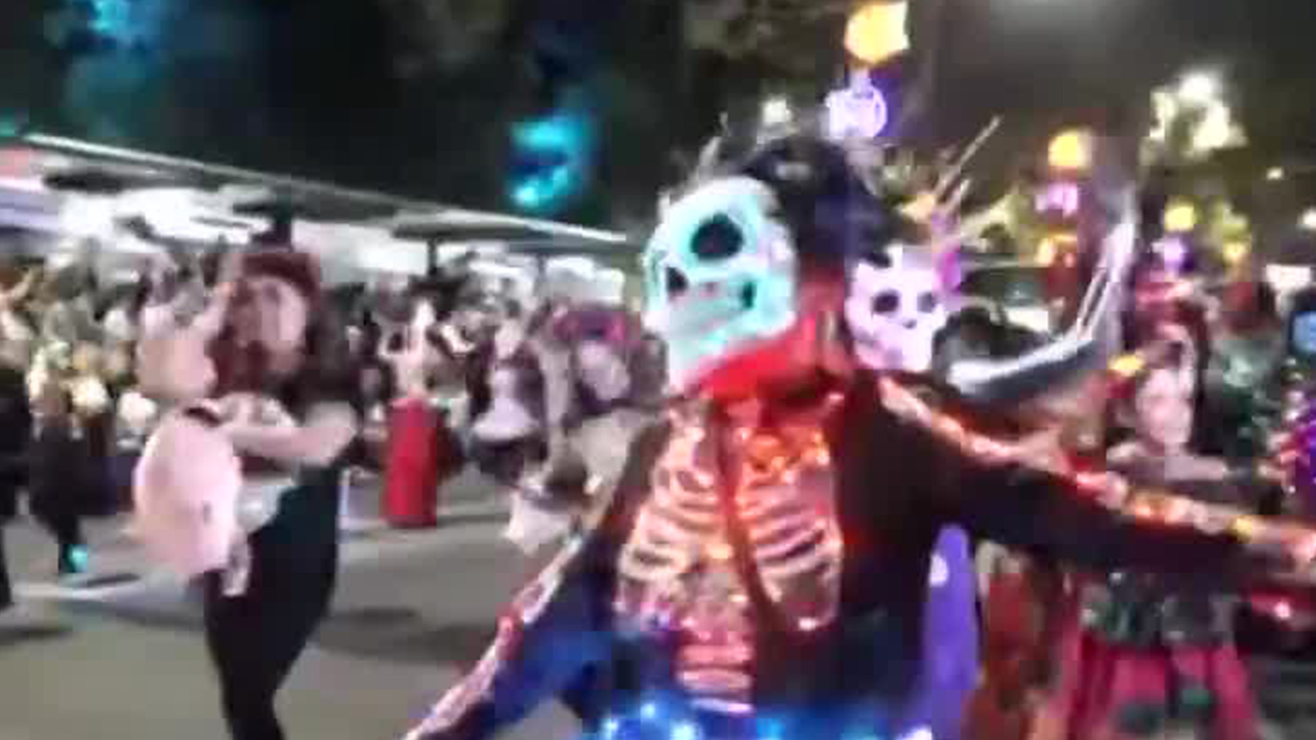 CdMx se llena de color con la Mega Procesión de Catrinas que lleva la tradición al Zócalo capitalino
