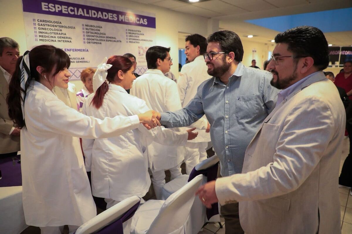 Se contempla invertir recursos para generar una mejor atención y contemplar las necesidades del personal que labora en el sector salud. | Especial