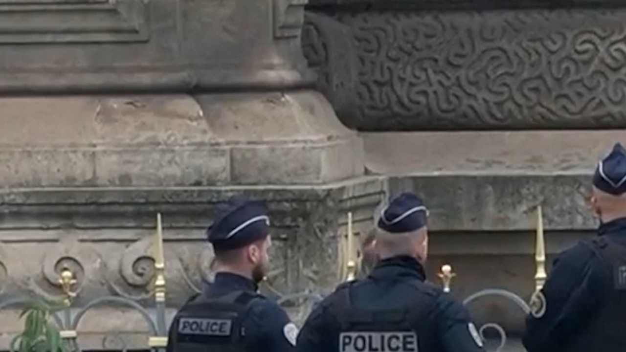Francia: detienen a dos sospechosos del robo al Museo del Louvre