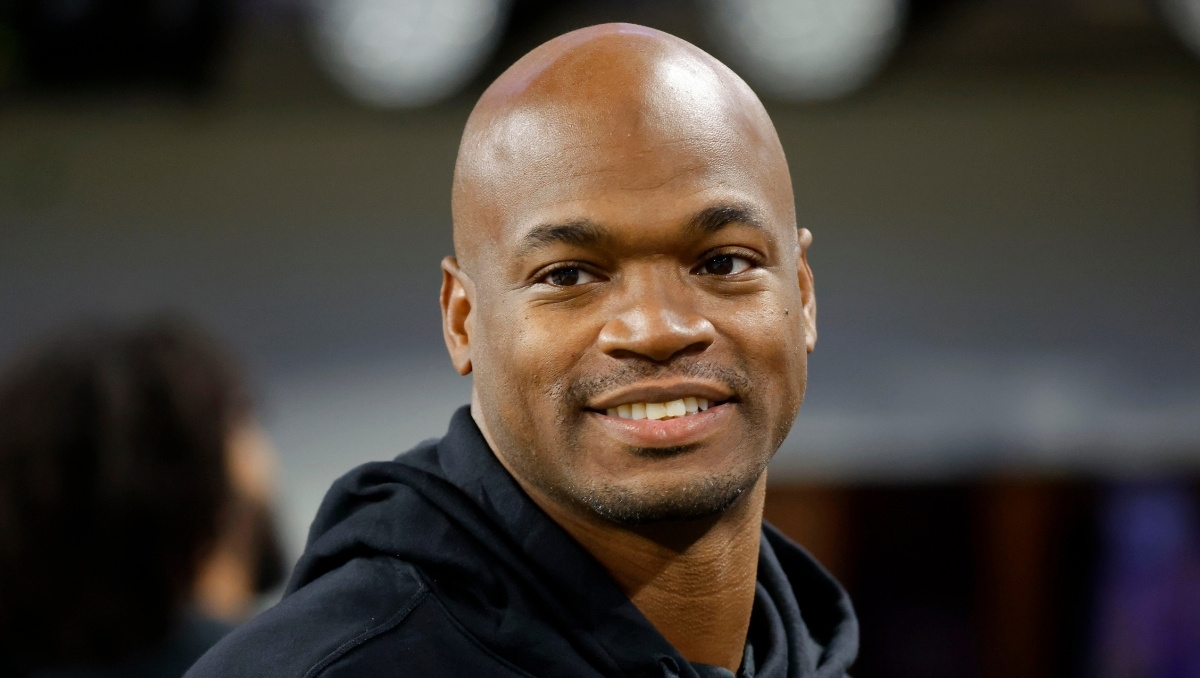 Adrian Peterson fue arrestado por conducir alcoholizado y portando una arma ilegal (AP)