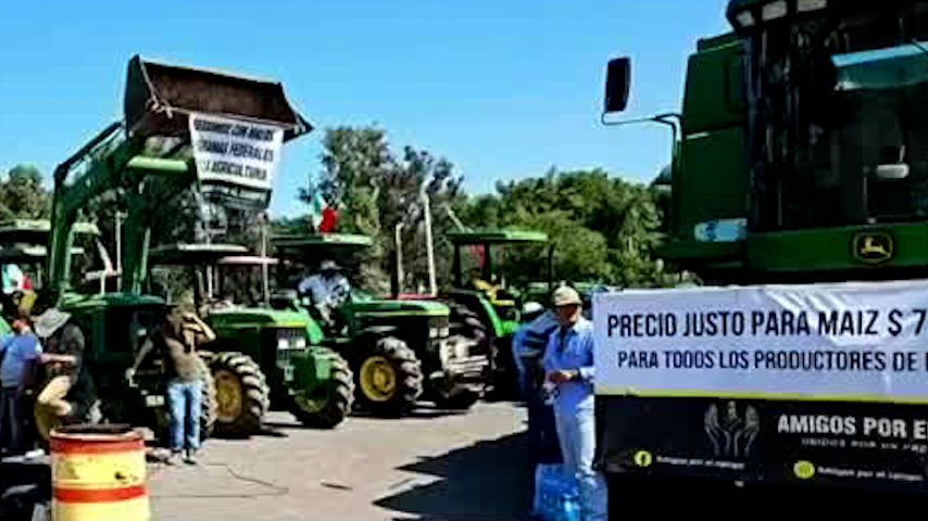 Agricultores bloquean carreteras en Jalisco y exigen atención del gobierno en CDMX