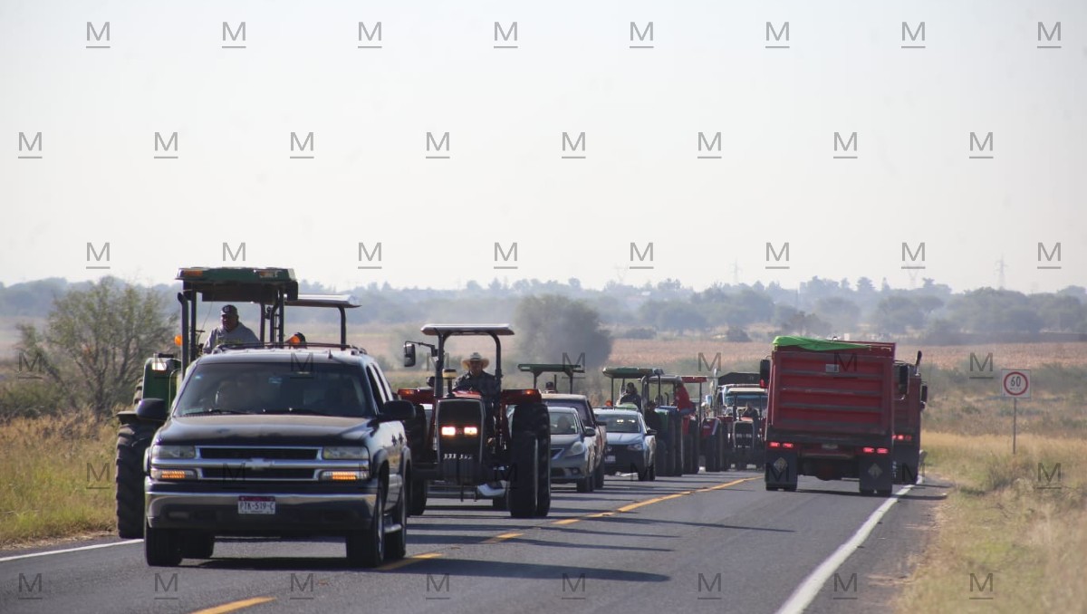 Agricultores tienen previsto cerrar un carril por sentido alrededor de las 10:00 de la mañana mientras avanza la mesa de diálogo. | Dany Béjar