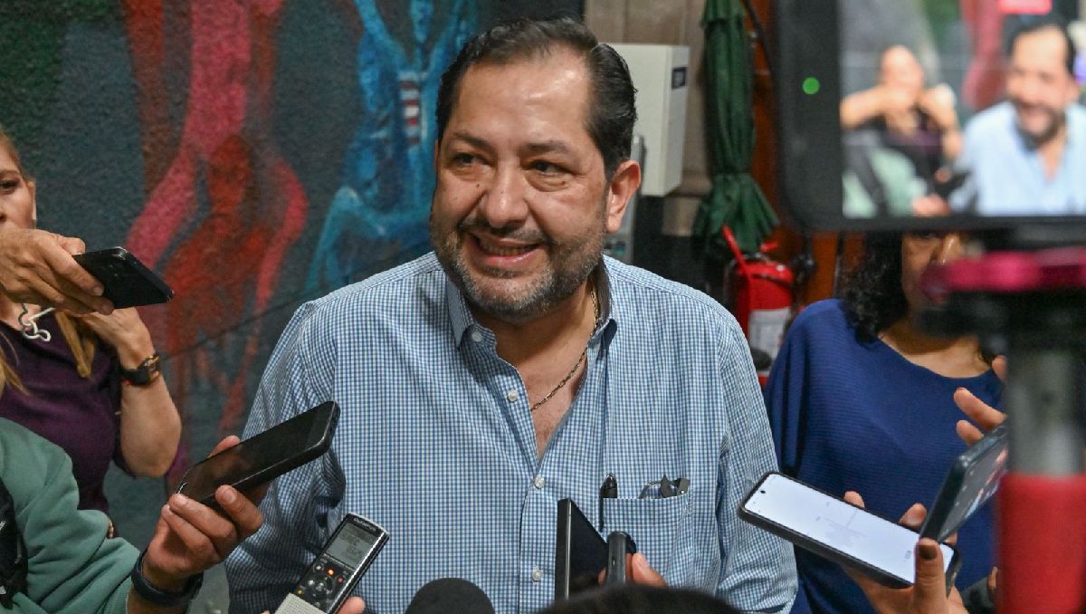 Al apoyo otorgado por los diputados también se sumaron servidores públicos del Congreso. Foto: (Especial)