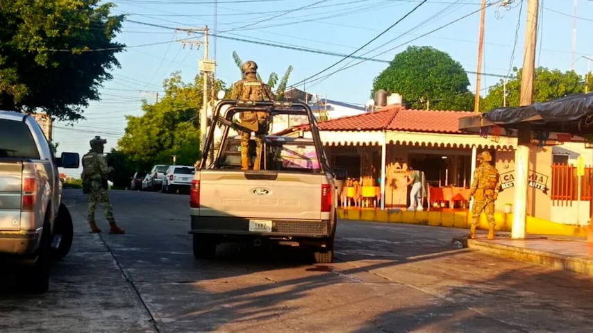Catean inmuebles de 'El Fallo', presunto líder del CJNG en Veracruz; aseguran armas