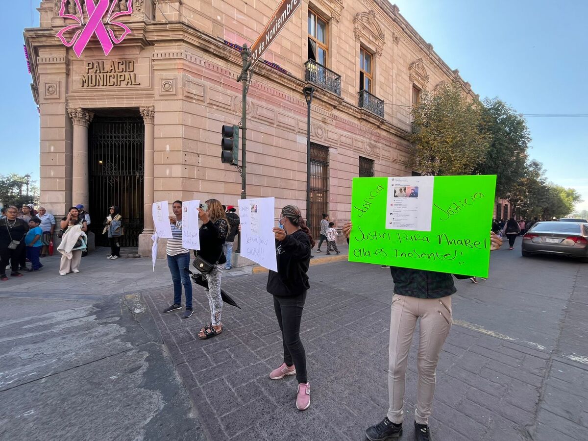 Denunciaron amenazas durante sus protestas y cuestionaron las condiciones de salud de Anabel tras ser trasladada al hospital 450.| Judith Arroyo