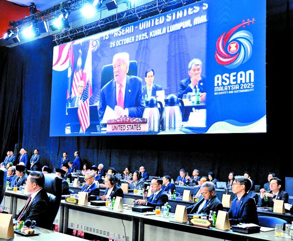 Donald Trump habla en la cumbre de la Asean en Kuala Lumpur. Reuters