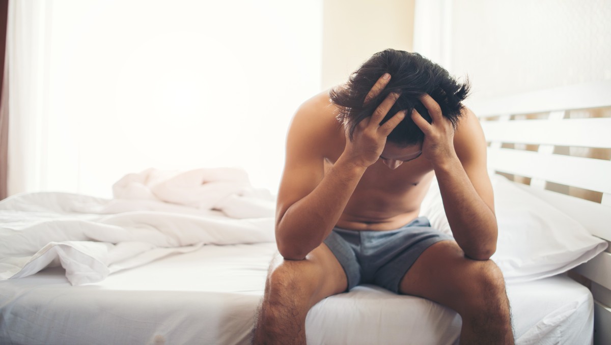 Debido a los estigmas sociales, los hombres suelen llevar sus dificultades sexuales en secreto | Freepik