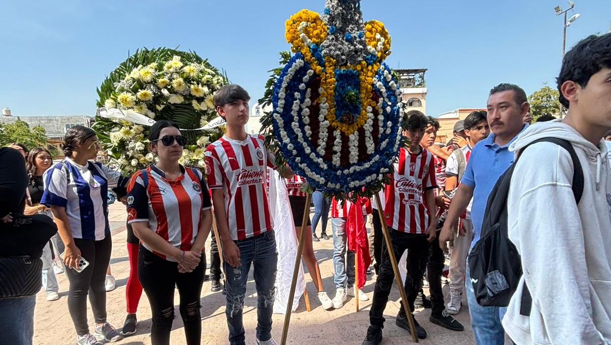 Familiares y amigos de Lalito lo despidieron y clamaron justicia por su muerte (Foto: Josefina Ruiz)